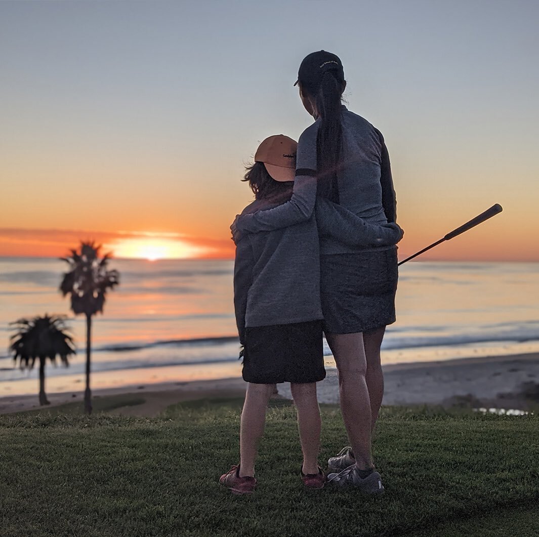 So glad my son quickly beat me on the putting green (again) so we had time to catch the prettiest sunset. #mommoments #momof4