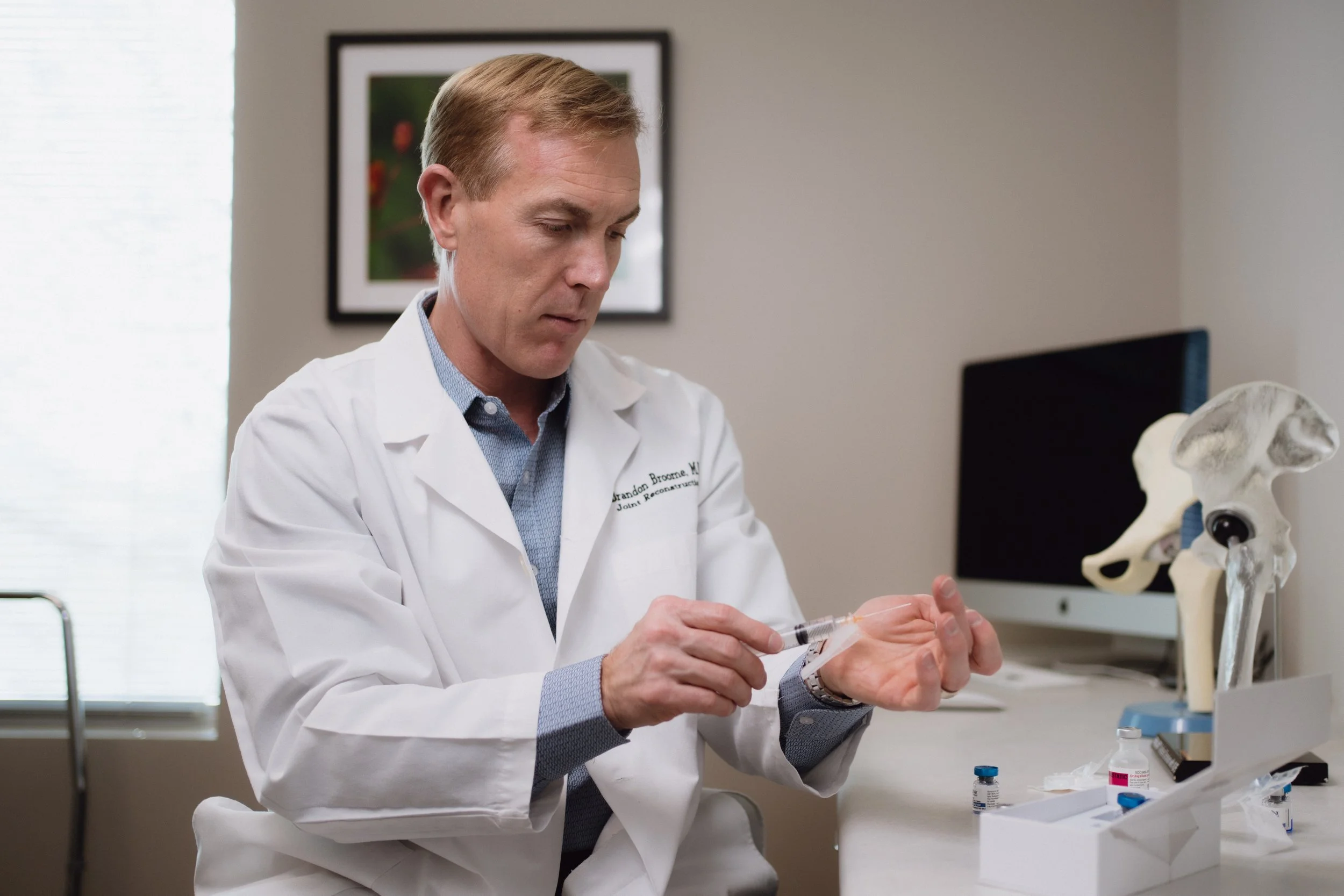 peptide injections with dr. brandon broome for joint pain in san antonio with joint health specialists