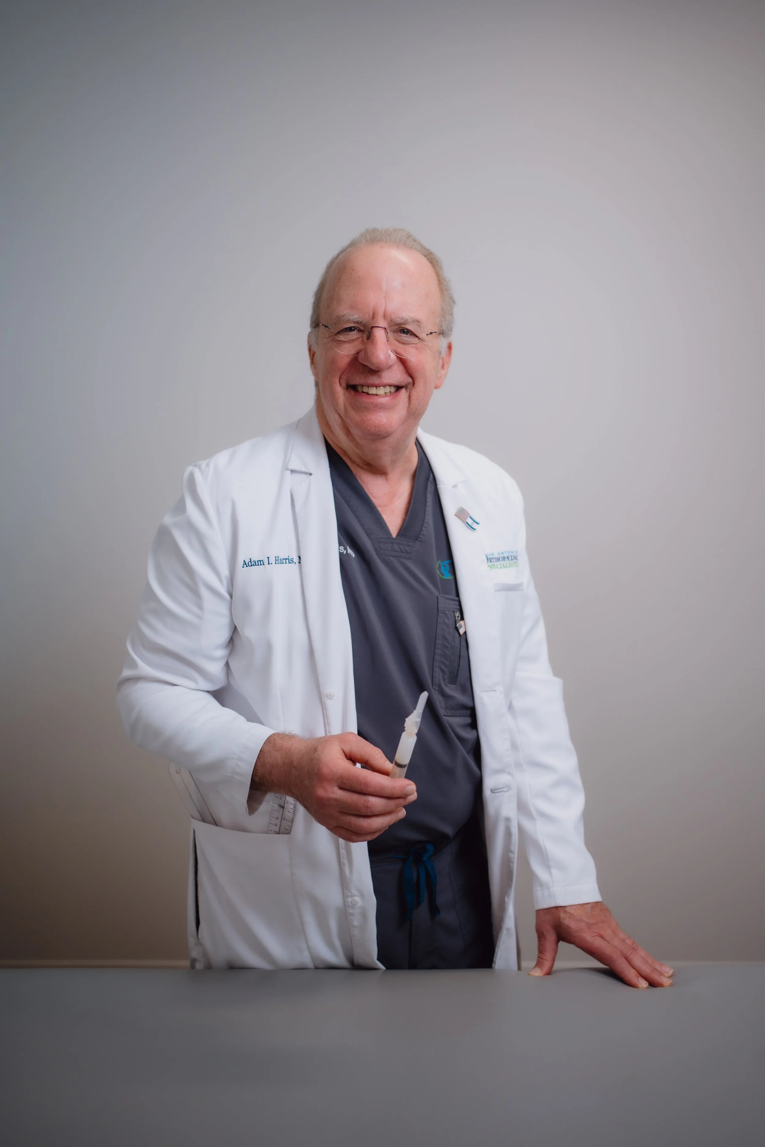 Dr. Harris reviewing differences between knee and hip injections