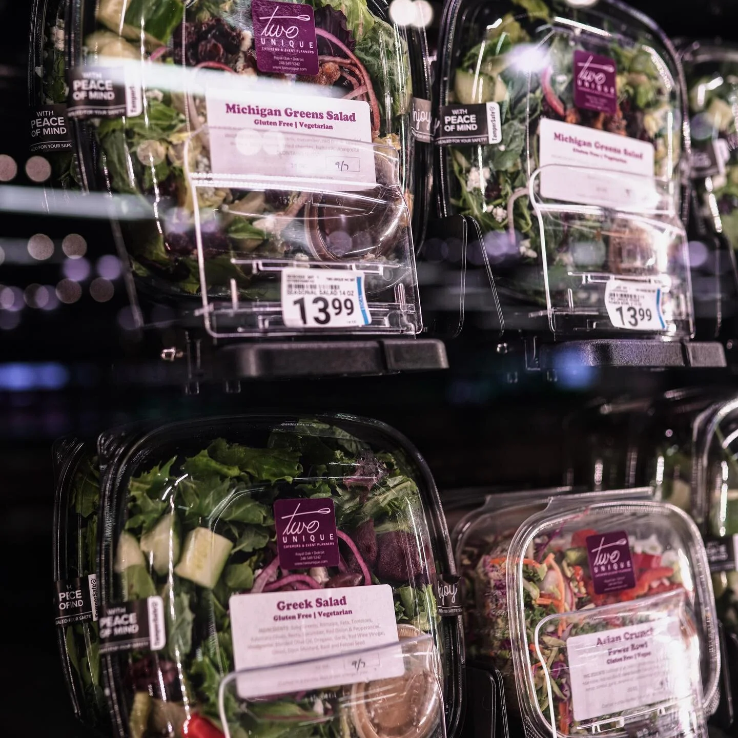 Lunchtime is approaching! 

@2uniquecatering offers healthy 
ready-to-go salad options here at Rivertown. 

#michiganmade #womenownedbusiness #rivertownmarket