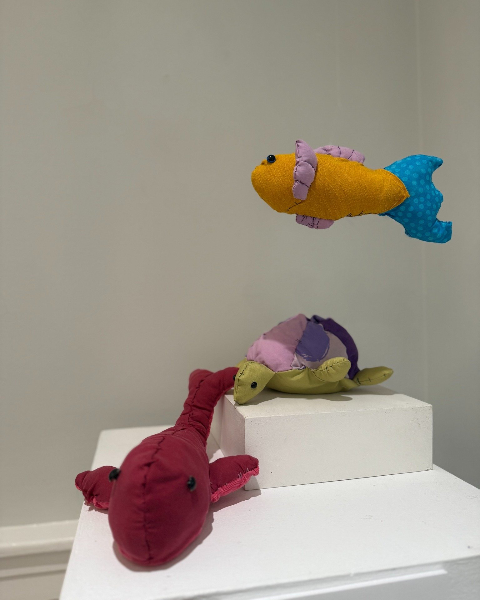 #artistspotlight Leah Dunn, Fish @gateway.arts
Mixed media plush sculptures

Inspired by writing and fairytales, Leah Dunn hand-stitches soft animal sculptures using vibrant, textured fabrics that bring each creature to life with a sense of motion an