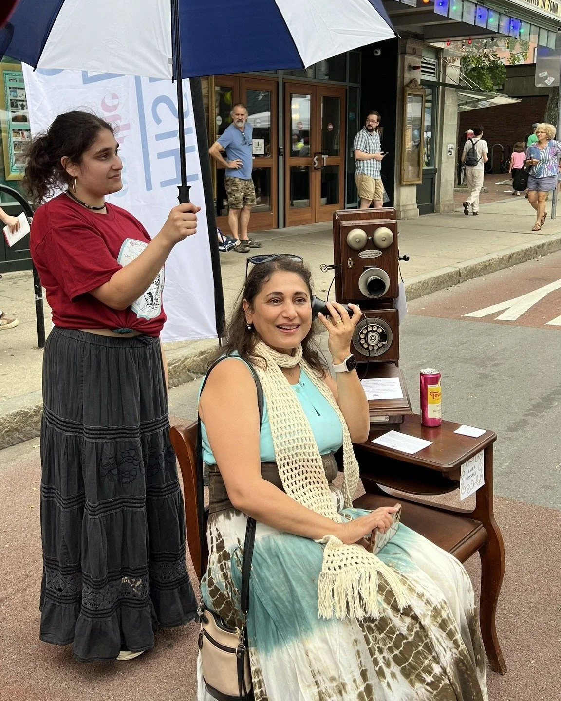 Somerville is calling&hellip; pick up the phone and join us!

Celebrate history, art, and community at PICK UP!, the Somerville Museum&rsquo;s annual cocktail-hour fund-raver, on Thursday, September 10, from 6&ndash;8 p.m. at the Crystal Ballroom.
So