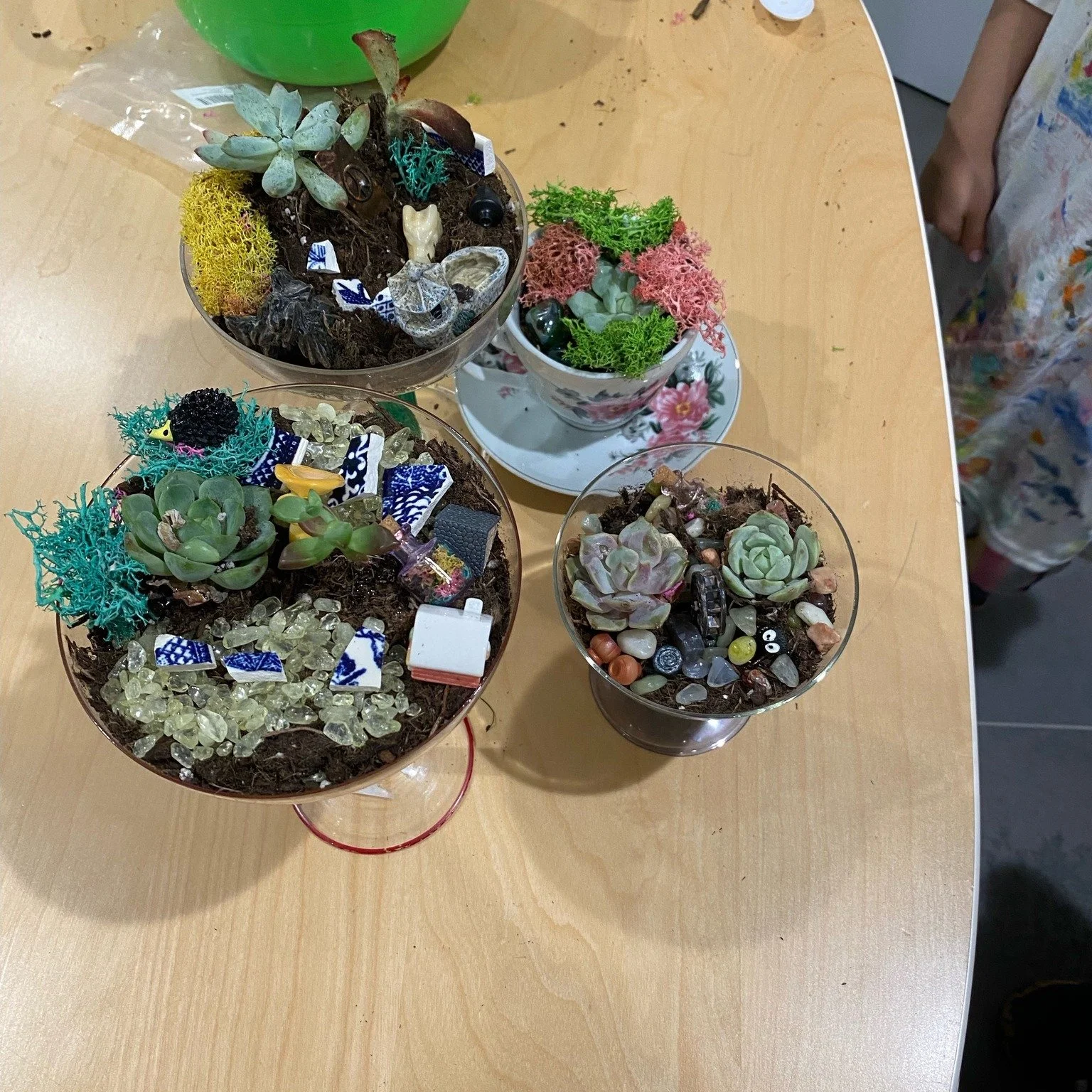 Vacation Arts School is off to a wonderfully creative start!

We&rsquo;ve had two busy mornings of making, experimenting, and learning at the Somerville Museum!

On Monday, our young artists transformed paper into colorful folded accordion books, mad