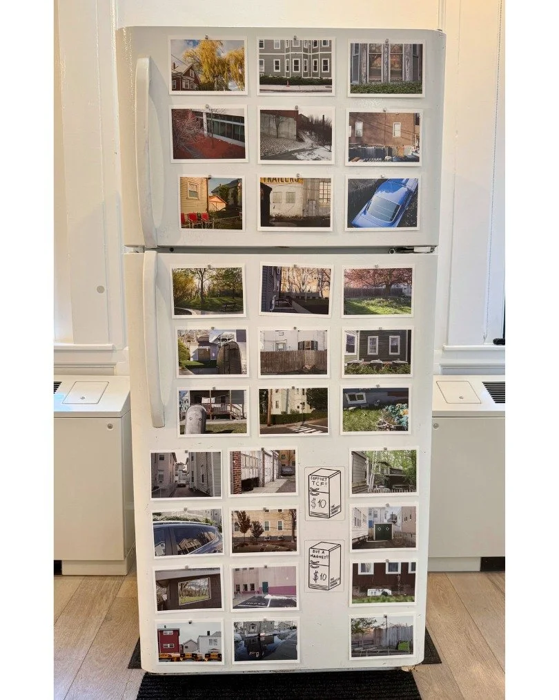 Yes, that&rsquo;s a fridge. And yes, it&rsquo;s art. 🧊📸

The Curated Fridge is a tiny gallery on a refrigerator, created by photographer Yorgos Efthymiadis  @yorgosphoto . Through quarterly shows, it celebrates fine art photography and connects pho