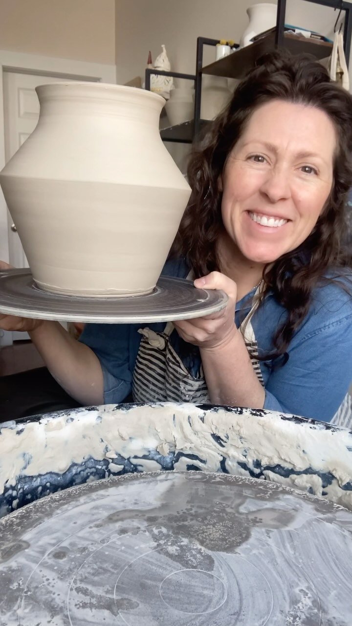 The best part of the creative process ⬇️
Putting on my favorite music, taking a ball of clay, sitting down at the wheel, and throwing. I always have some idea of what I want to make, but the clay often takes over and I listen. This gem is destined f
