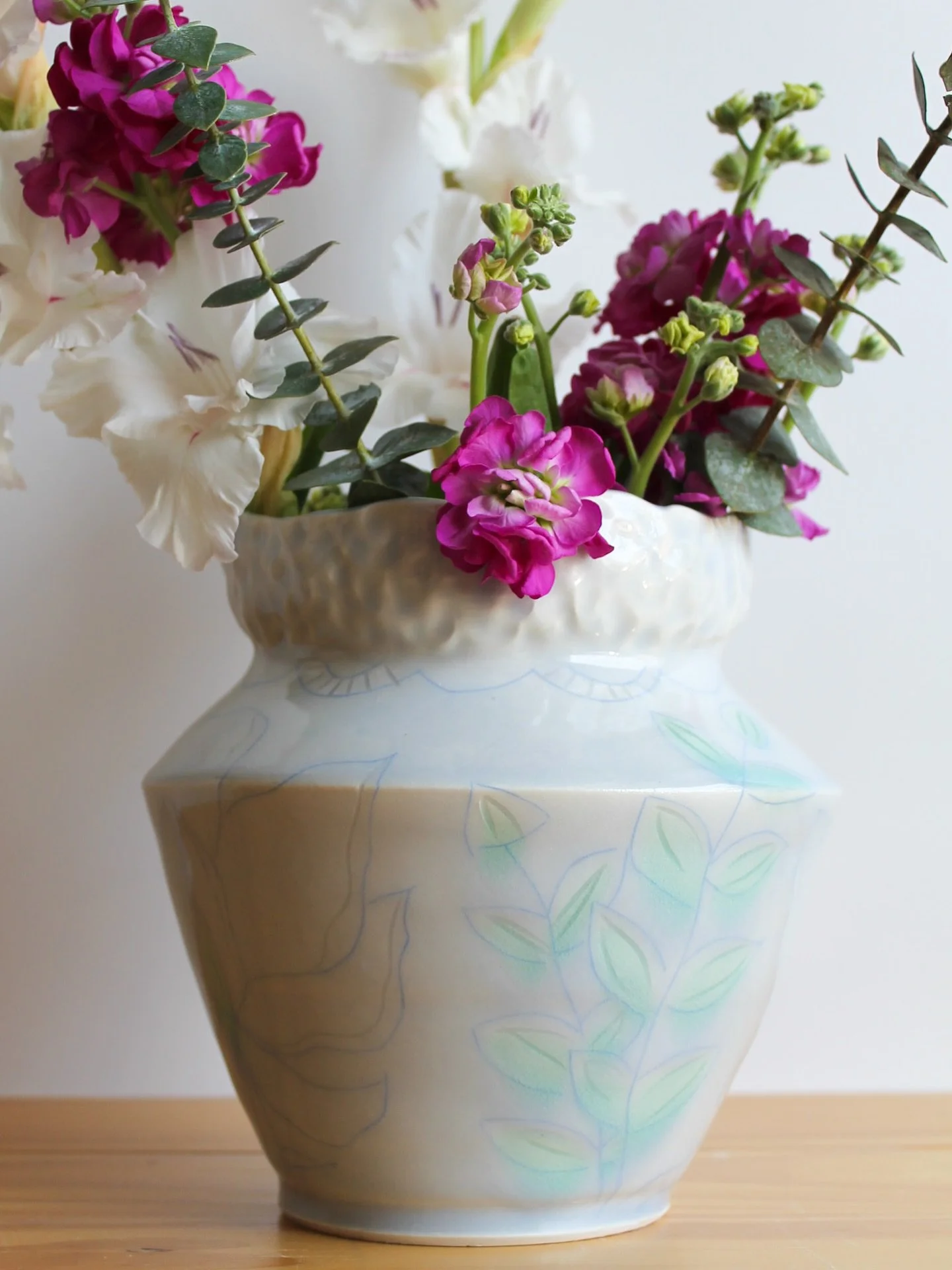 ✨ Meet the vase that makes your bouquet jealous
I’ll be @mt.lebanonartistsmarket this weekend with new work!
🗓 Saturday, September 27th & Sunday, September 28th
⏰ 10 AM – 5 PM both days
📍 Mt. Lebanon, PA
This two-day fine arts