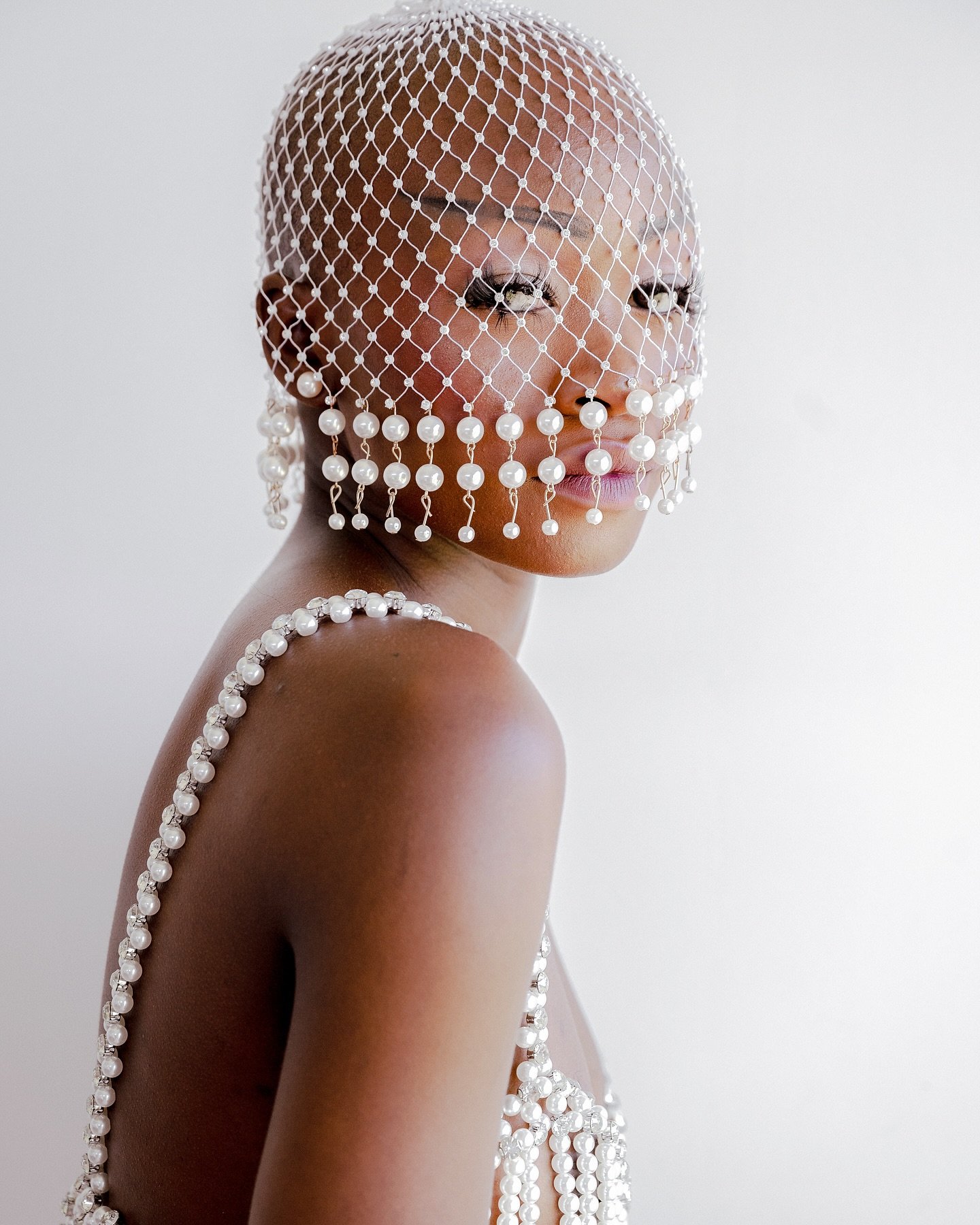 💎 

@benanialmaphanga @joyproctor @ncedomazibuko 

#fashion #eswatini #pearls #photographer #fashionstyle #editorial