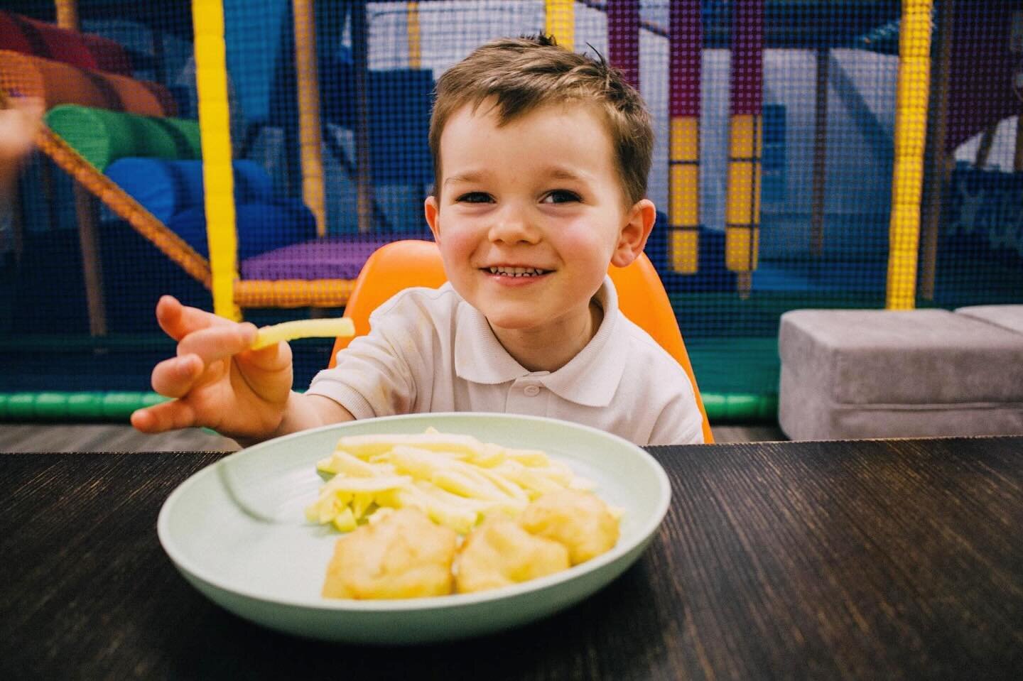 ✨ We love having your littles ones come for play &amp; food here at Happy Days! 🥳 We&rsquo;re open 9:30-5 tuesday-saturday! No booking required! ✨