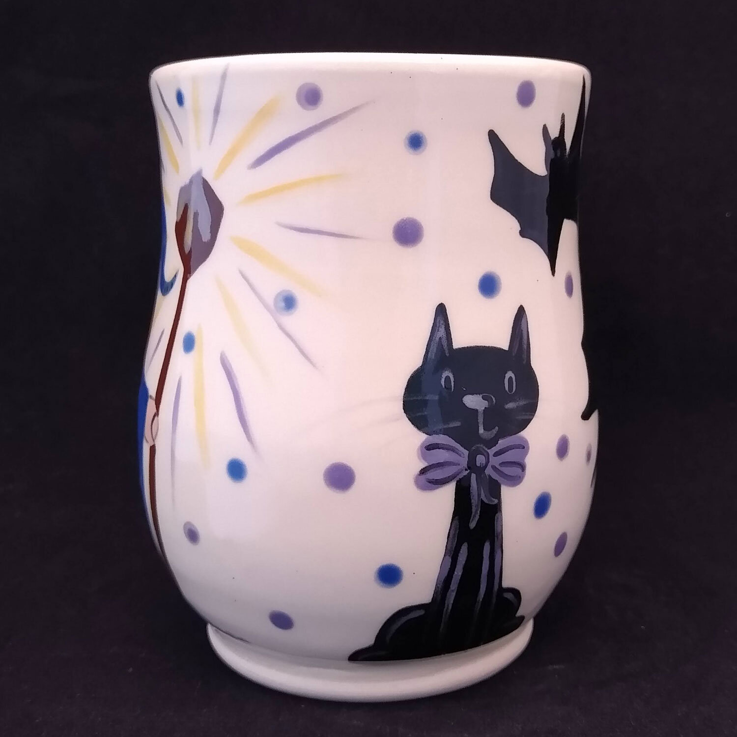 black-cat-and-bats-side-mug.jpg