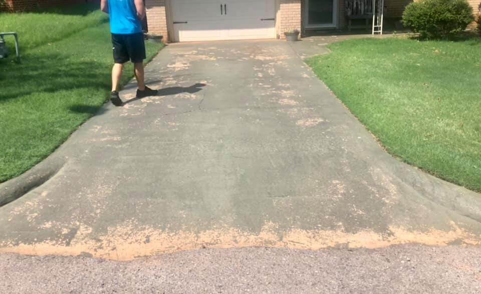 driveway before.jpeg