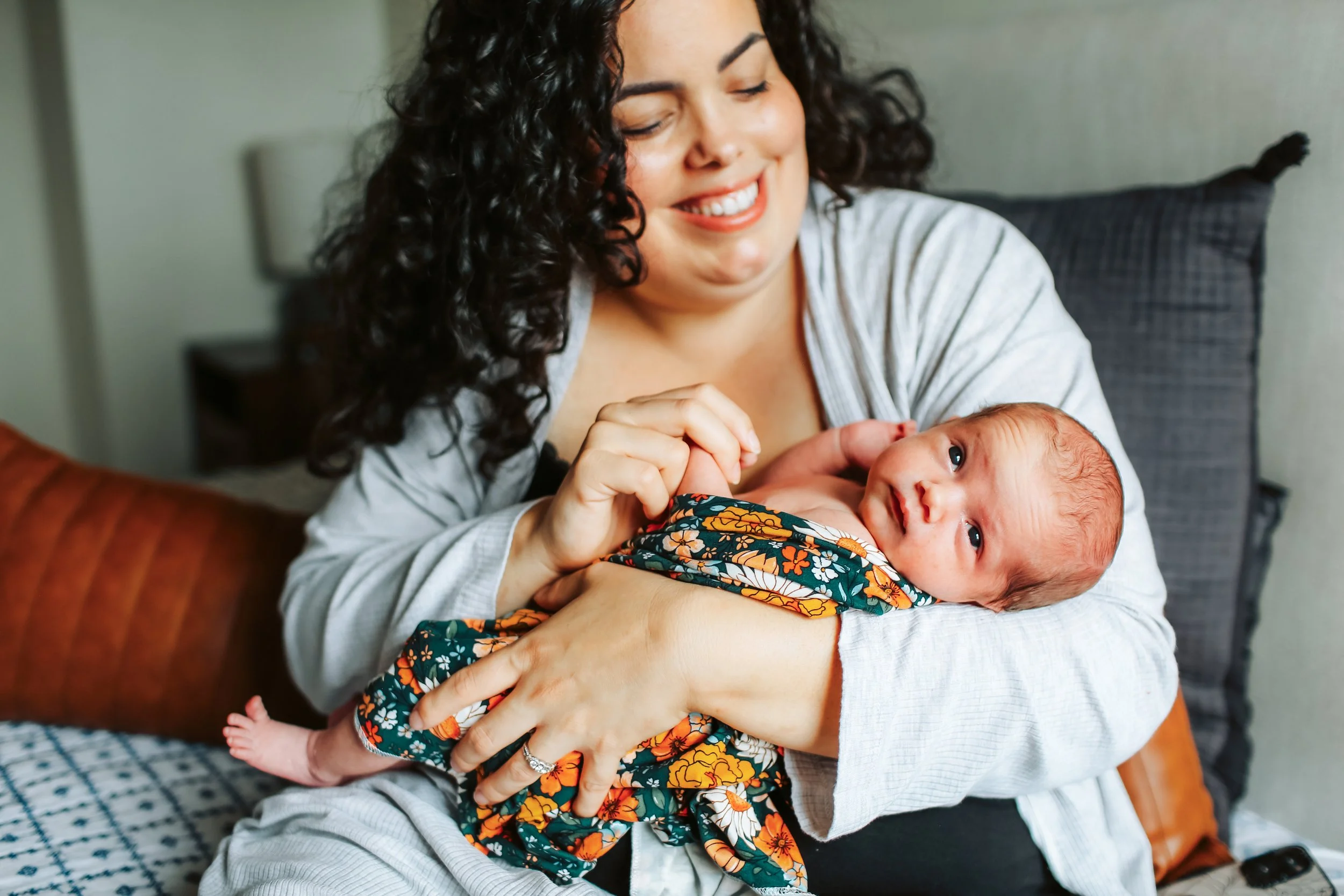 newborn-mom-lifestyle-home-bed-dfw-jpeg.jpg