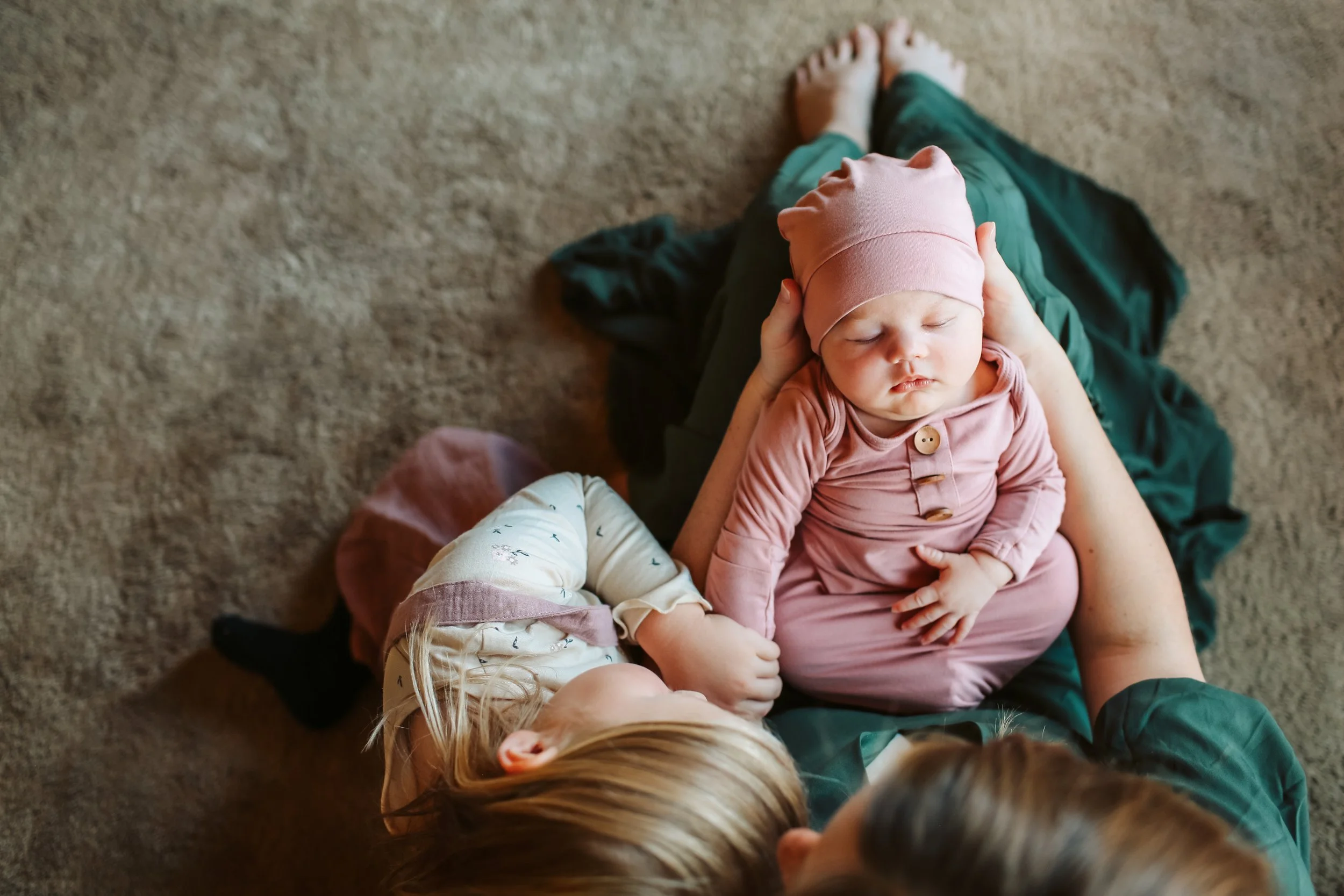 newborn-sibling-photography.jpeg.jpg
