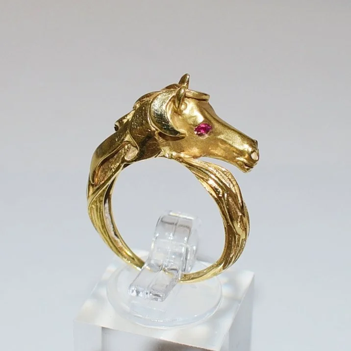 18K Gold Horse Ring with Ruby Eyes