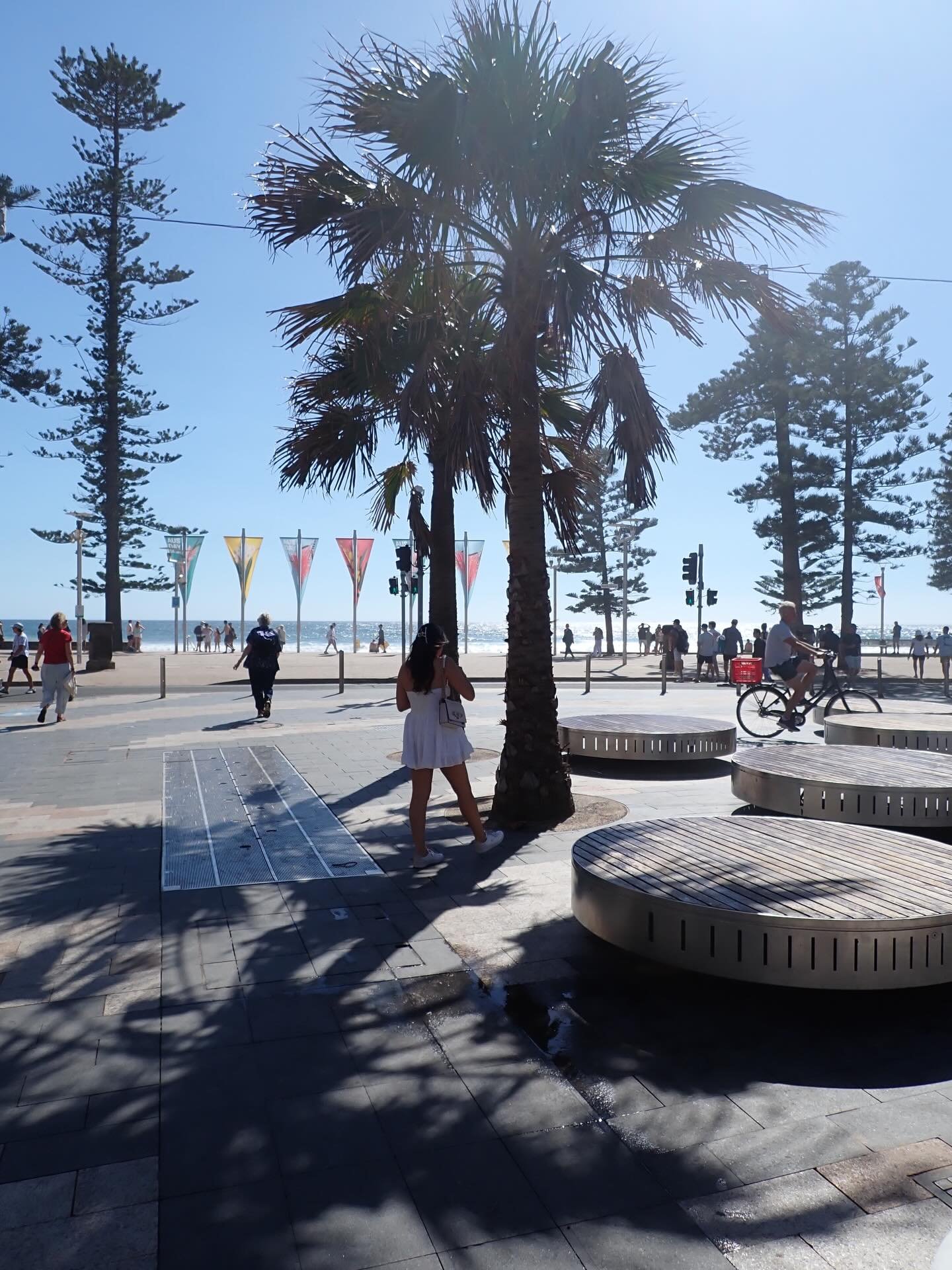 Week 2/52 🌺✨🐚 we love summer holidays 

1. Manly beach 🫶🏼
2. Beach days, reading in the sun 🌞 
3. We caught a ferry into the city 🏙️
4. Coop mid sneeze 
5-8. A day at the zoo. So much fun!
9. Beach naps 
10. Flowers and blue skies
11. @wilburs.