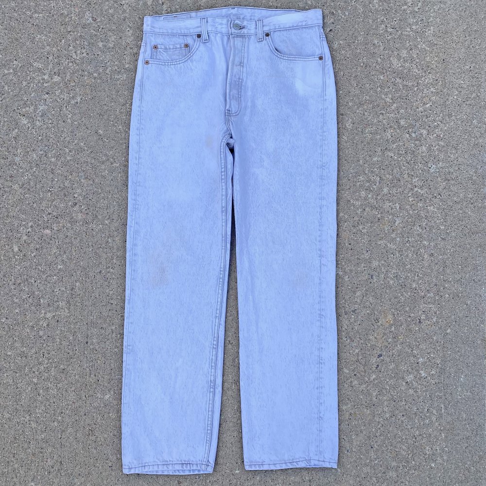 Vintage '90s Levi's 501 Light Gray Jeans / 32