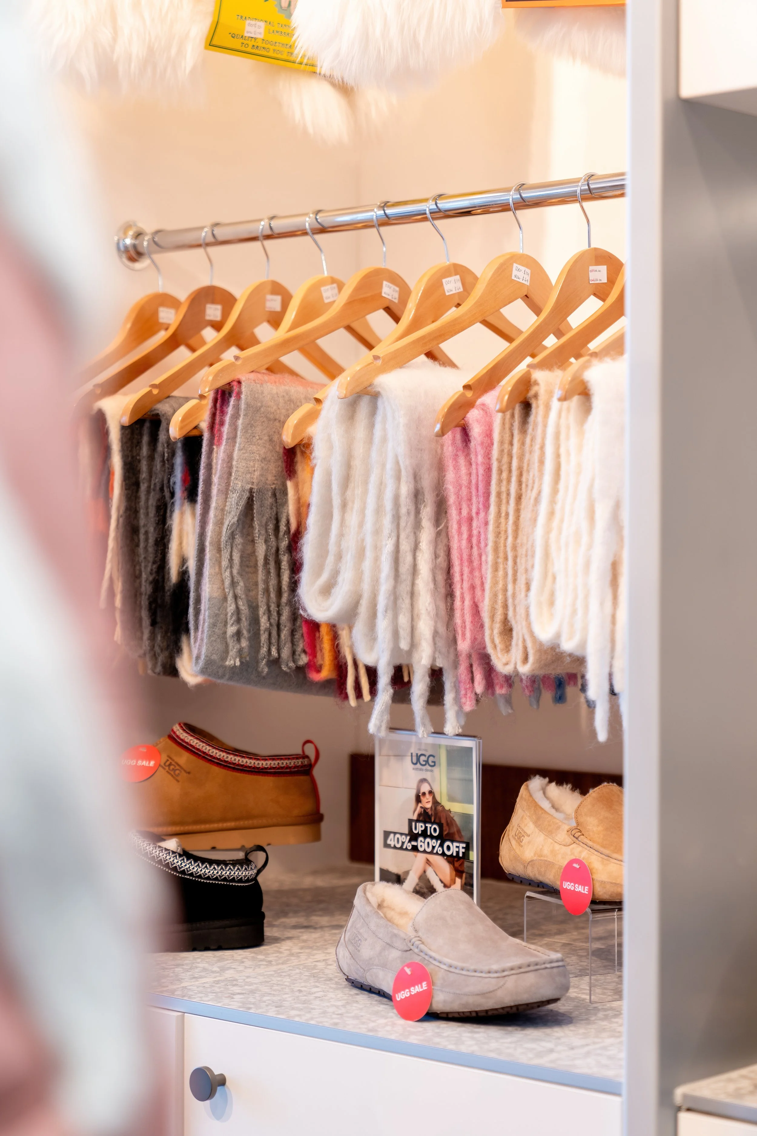UGGSydneyAirport_retail_custom_hanging.jpg
