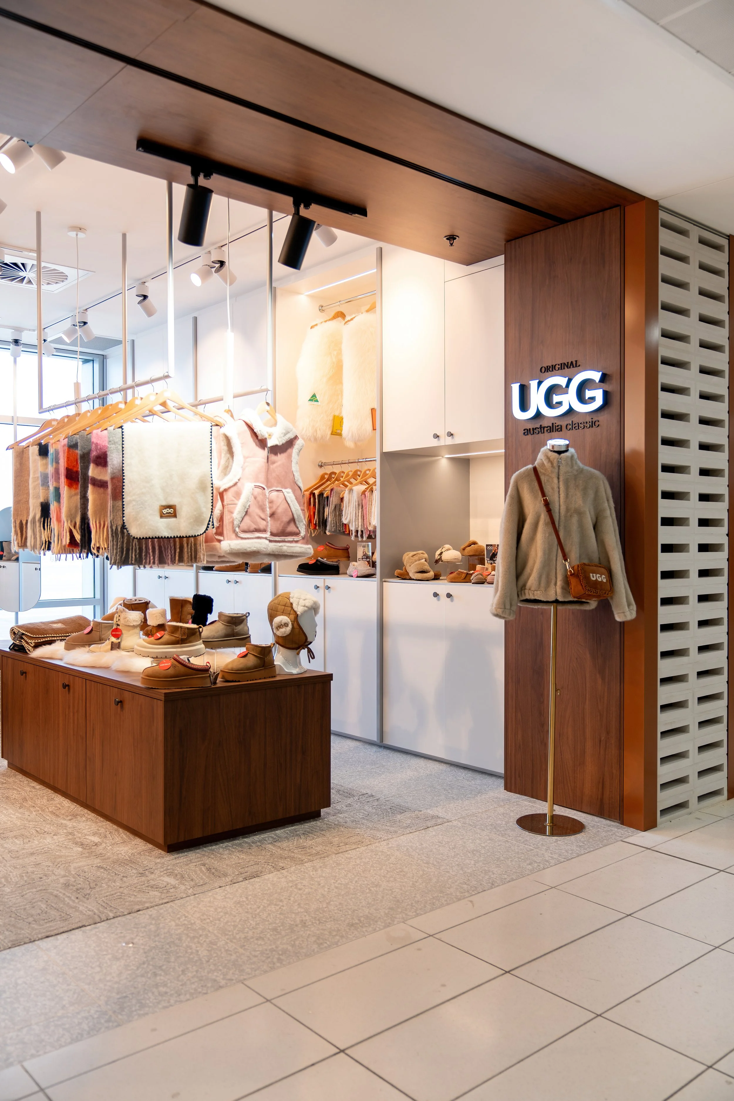 UGGSydneyAirport_retail_entry.jpg