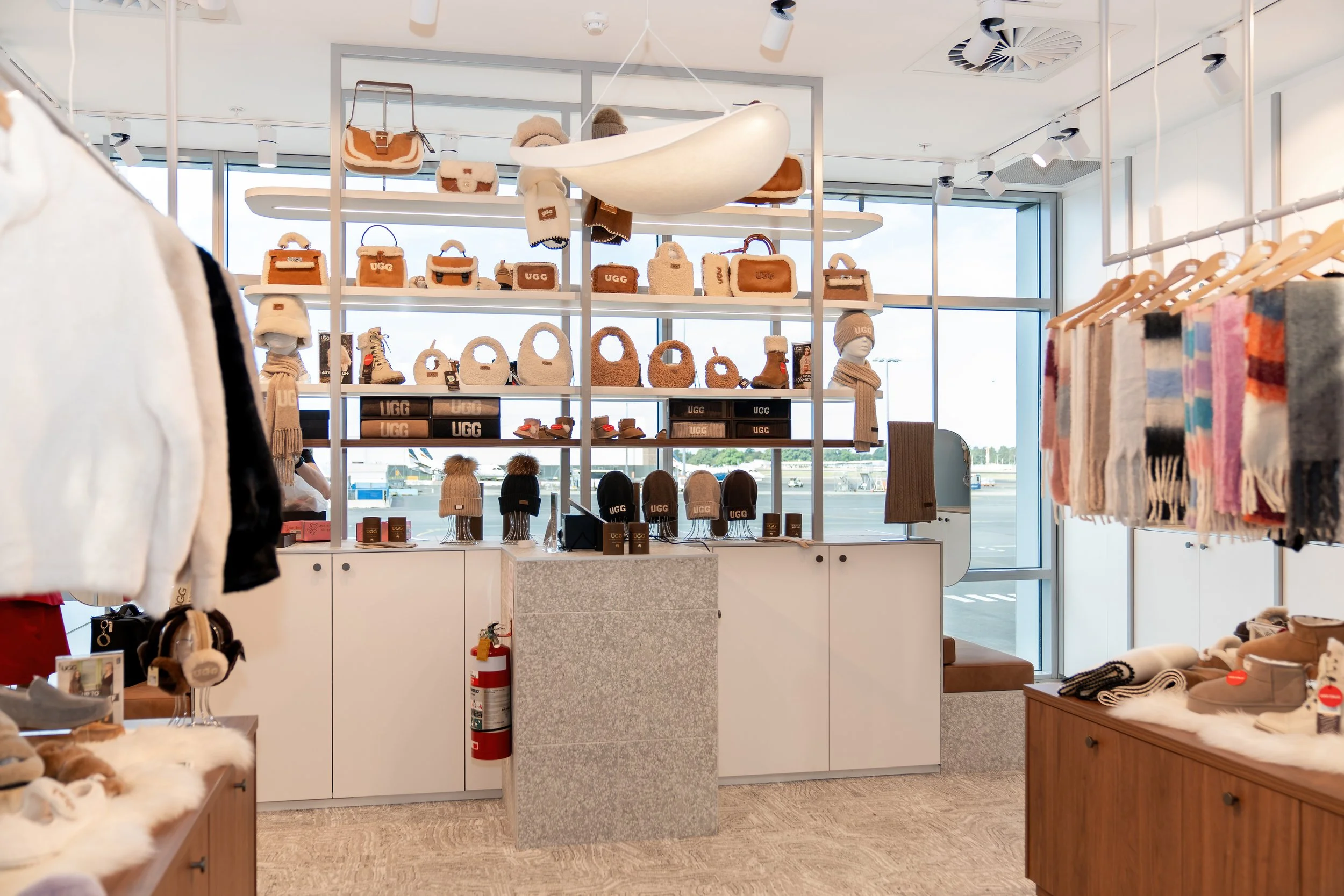 UGGSydneyAirport_retail_cental_display.jpg