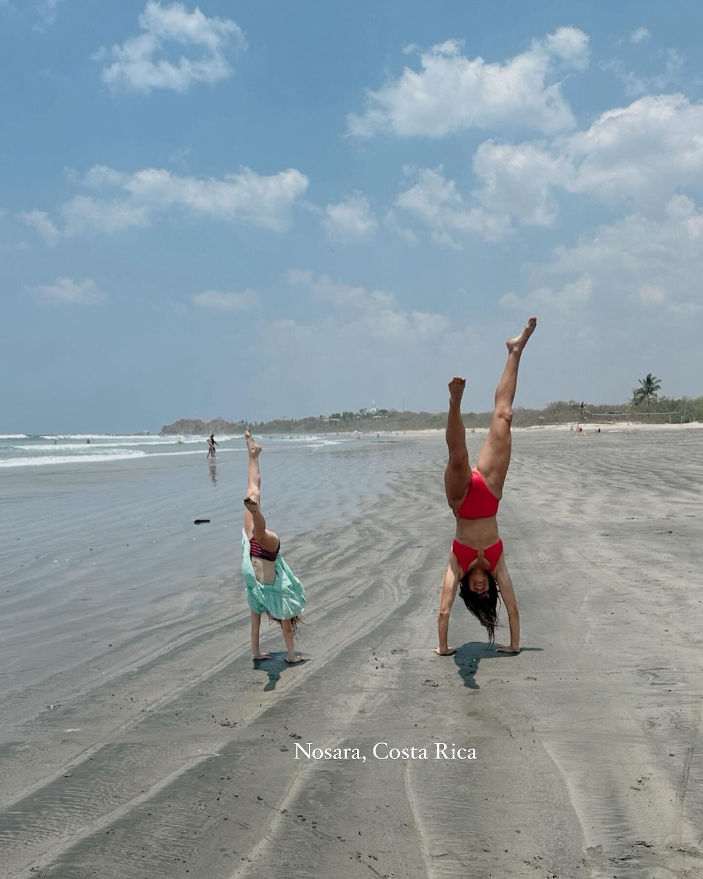 Nosara, the cutest little beach town in the north of the Nicoya Peninsula in Costa Rica! The standout for me: the Mediterranean beach side restaurant La Luna. Read all about it on my latest blog post LINK IN BIO. 

#Travel #CostaRica #TravelGuide #Ea