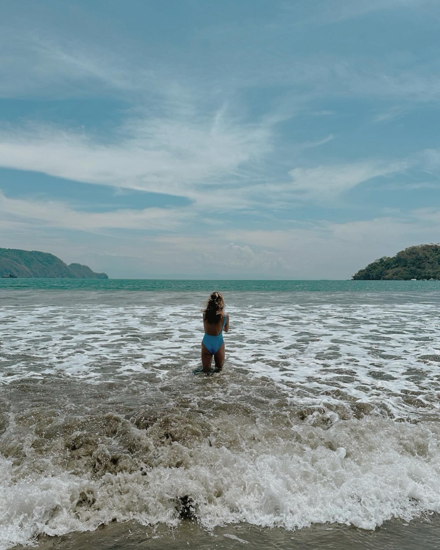 Dad is already back at the Casa and texting us monkey pics and fish videos every hour on the hour. 

For now, here&rsquo;s a vibey surf fishing pic from last month 🌊

#CostaRica #Nature #Fishing #Travel #GoodVibesOnly