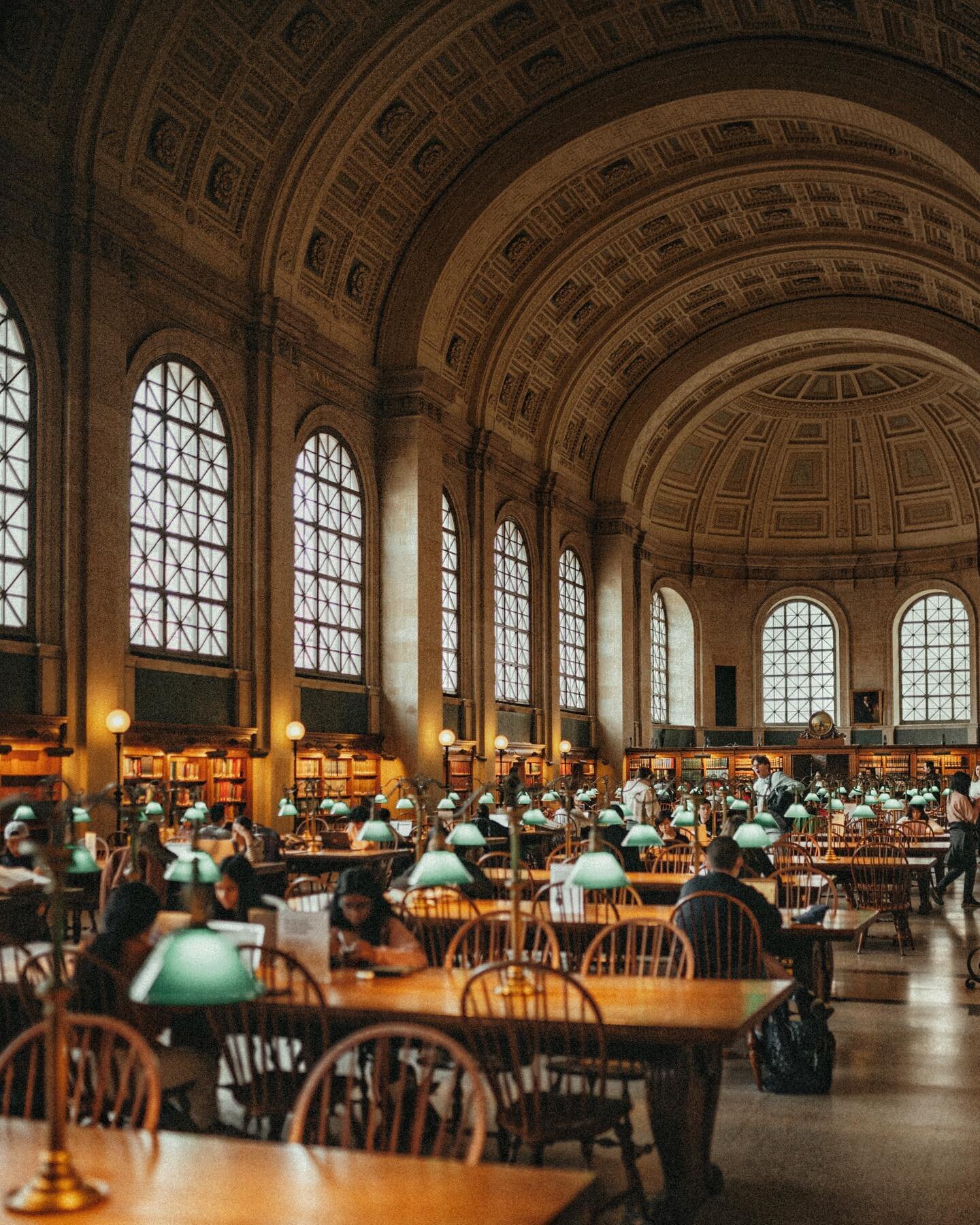 Happy Weekend! 📚 I stopped by the Boston Public Library in Copley yesterday and I forgot how much I love this place! I used to practically live here when I was in college and actually finished writing a book here (never published, but still proud of