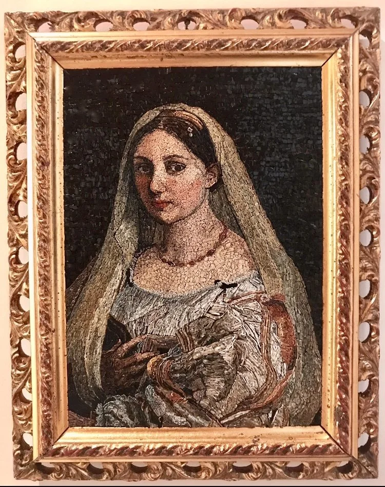 This micromosaic is the reproduction of the original Raffaello's painting, called "La velata".
Cm. 17,0 x 12,2     Inch 6,69 x 4,80