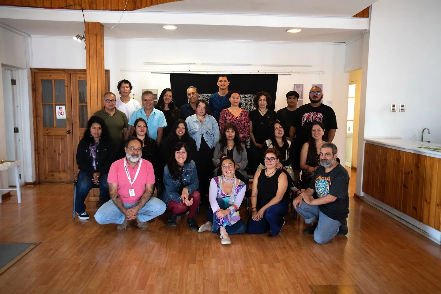 Luego de seis meses de aprendizajes, nuestra Escuela Foto Limar&iacute; cierra su primera versi&oacute;n 2025. Un hito para la fotograf&iacute;a en la #regi&oacute;ndecoquimbo y para todas las personas que fueron parte de este proceso in&eacute;dito 