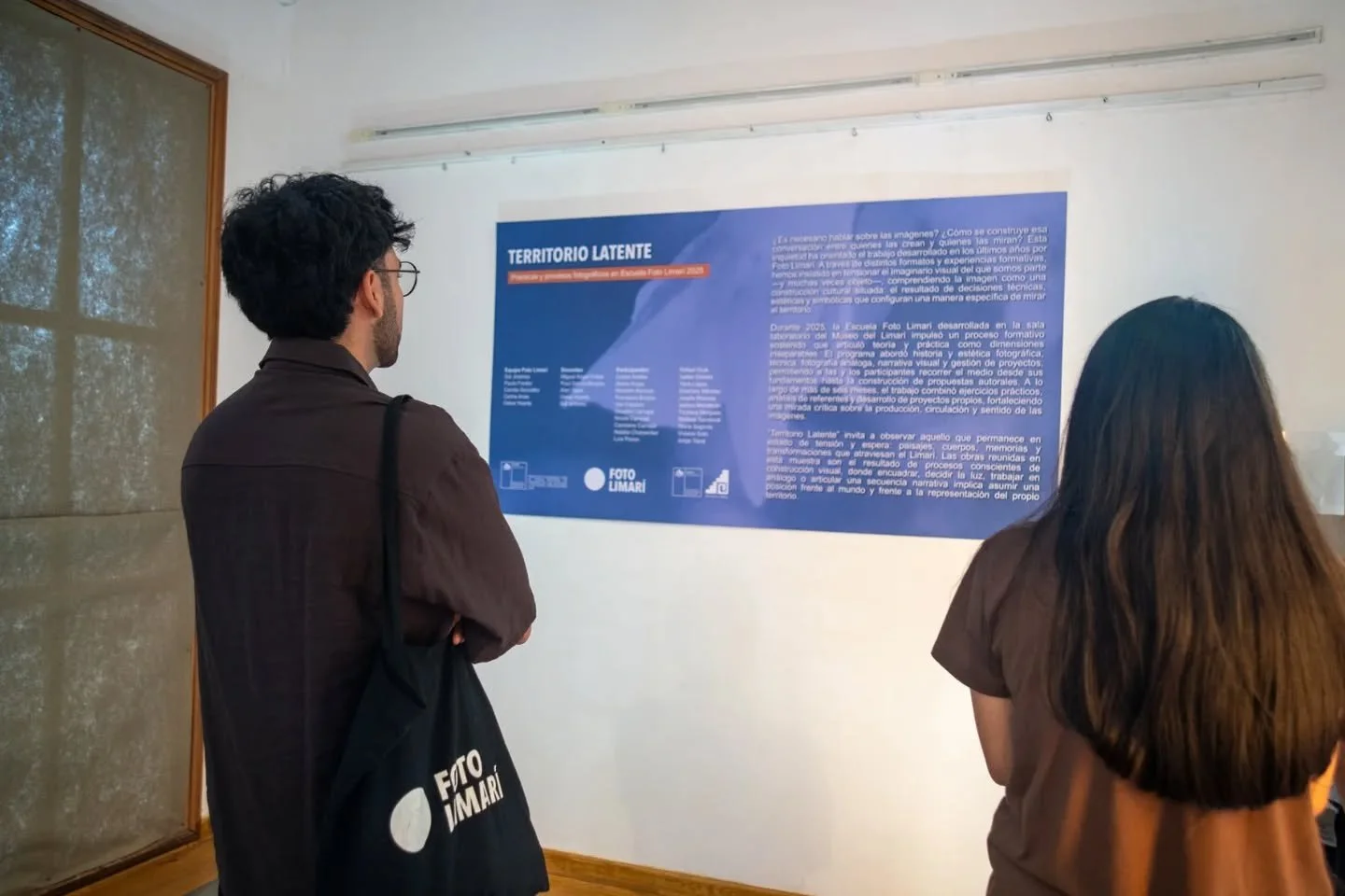 Estamos felices ✨

El pasado viernes 06 realizamos la ceremonia de certificaci&oacute;n de Escuela Foto Limar&iacute; 2025 e inauguramos la exposici&oacute;n &ldquo;Territorio Latente: Pr&aacute;cticas y procesos de Escuela Foto Limar&iacute; 2025&rd
