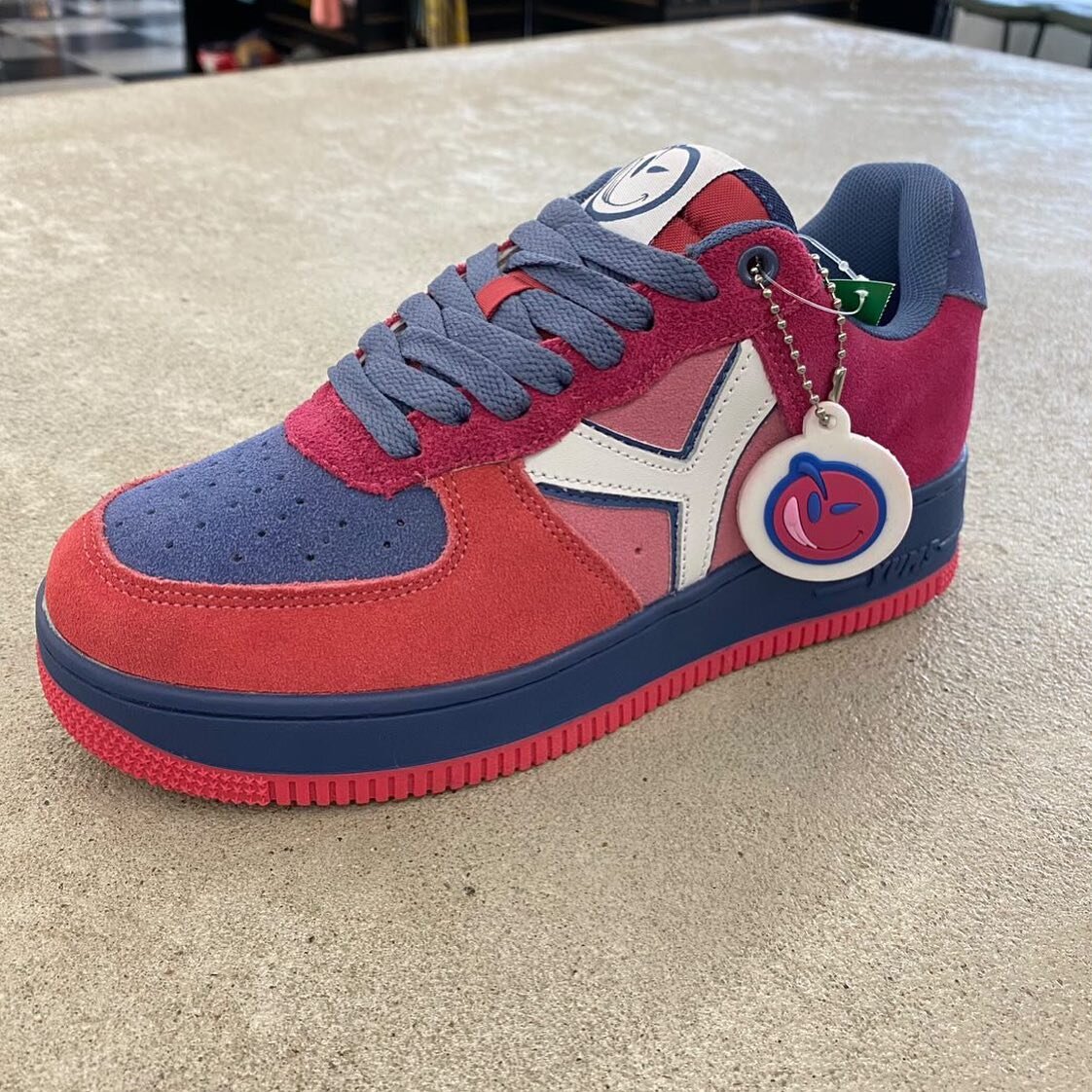 Brand new Yums brand sneakers just in at PX Alcoa!
Women&rsquo;s size 6 &bull; $100 each
.
.
.
#newitemsdaily #alcoatn #maryvilletn #buyselltrade #planetxchange