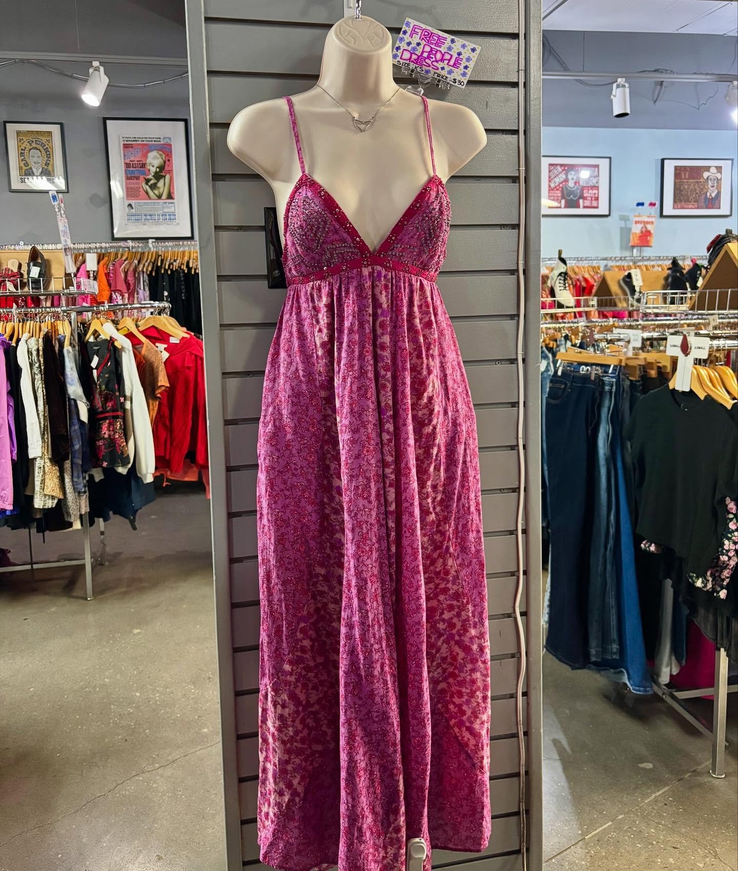 beautiful beaded Free People sundress for just $30 here @ px Knoxville ! 🌺
&bull;
&bull;
&bull;
&bull;
#PlanetXchange #utknoxville #utk #knoxville #buyselltrade #shopknoxville #shoplocal #SecondhandStyle #thrifting #Tennessee #alcoa #sale #clothes #
