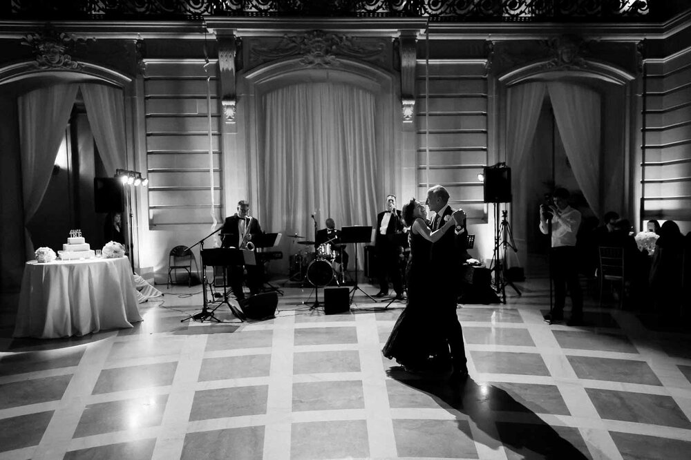 099-san-francisco-city-hall-full-buyout-jewish-wedding-photography.jpg