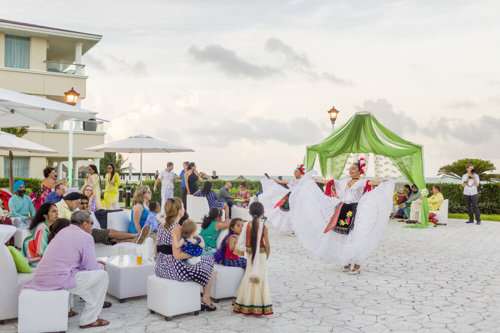 132-Cancun-South-Asian-wedding-photography-mehndi-moon-palace-resort-Mexico.jpg