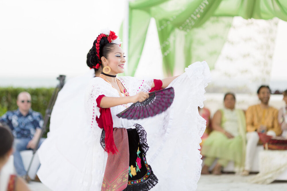 134-Cancun-South-Asian-wedding-photography-mehndi-moon-palace-resort-Mexico.jpg