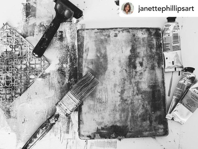 Janette Phillips here at The Lund &hellip; 10th to 12th September (see below) : Only 2 places left! Don&rsquo;t delay if you&rsquo;re hoping to book :-)

Posted @withregram &bull; @janettephillipsart As a messy painter I have found it hard to keep th