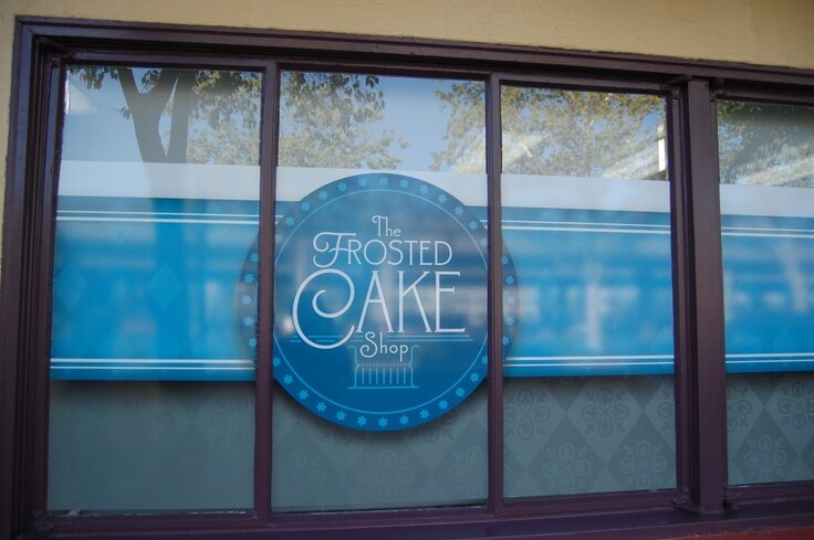 Logo window graphics