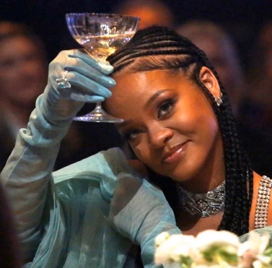 To quote our beloved RiRi, &ldquo;Cheers to the freakin&rsquo; weekend!&rdquo;💛

#Happyfriday #rihanna #weekendvibes