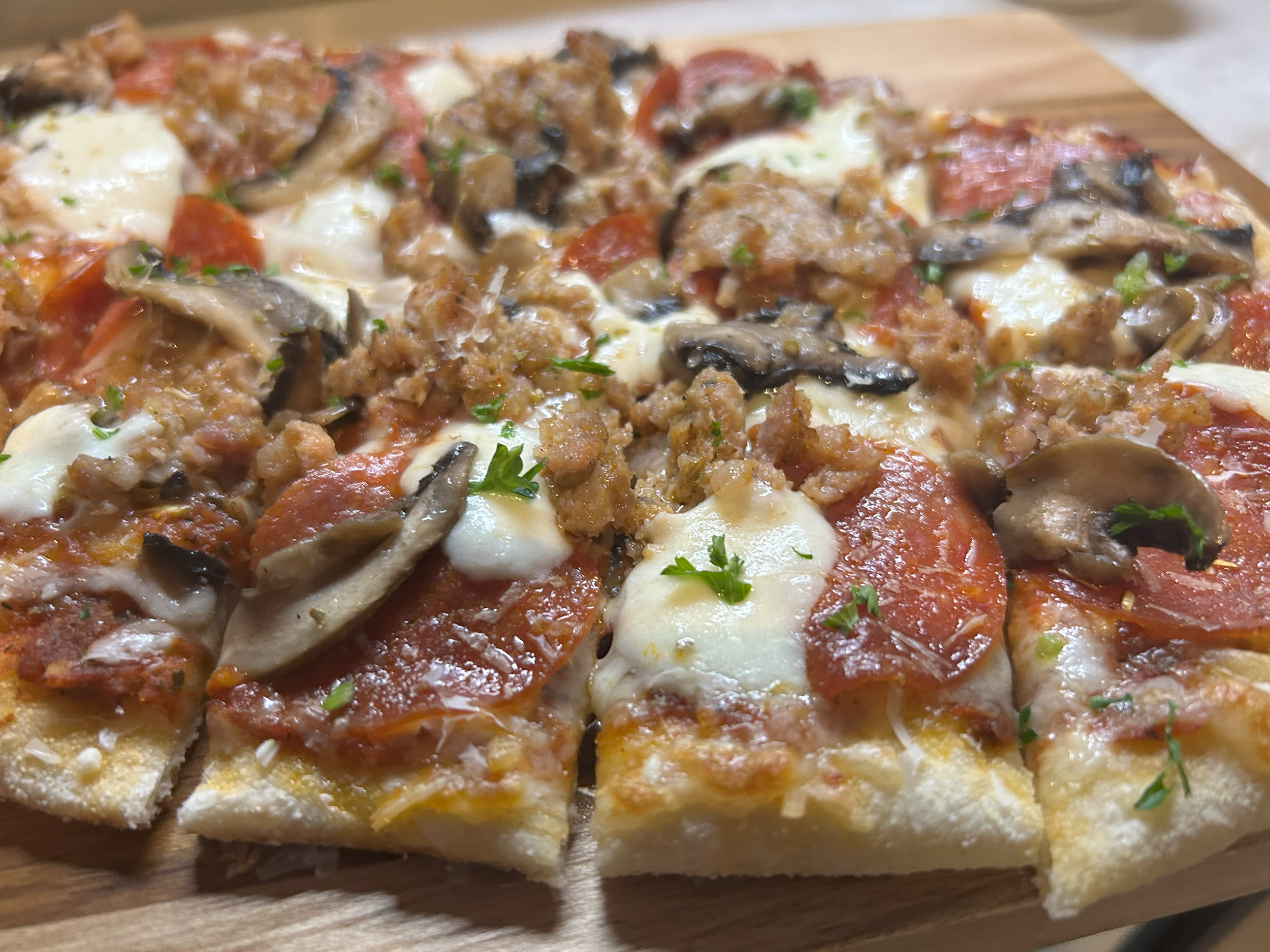 Large Italiano Flatbread Close-up 1.png