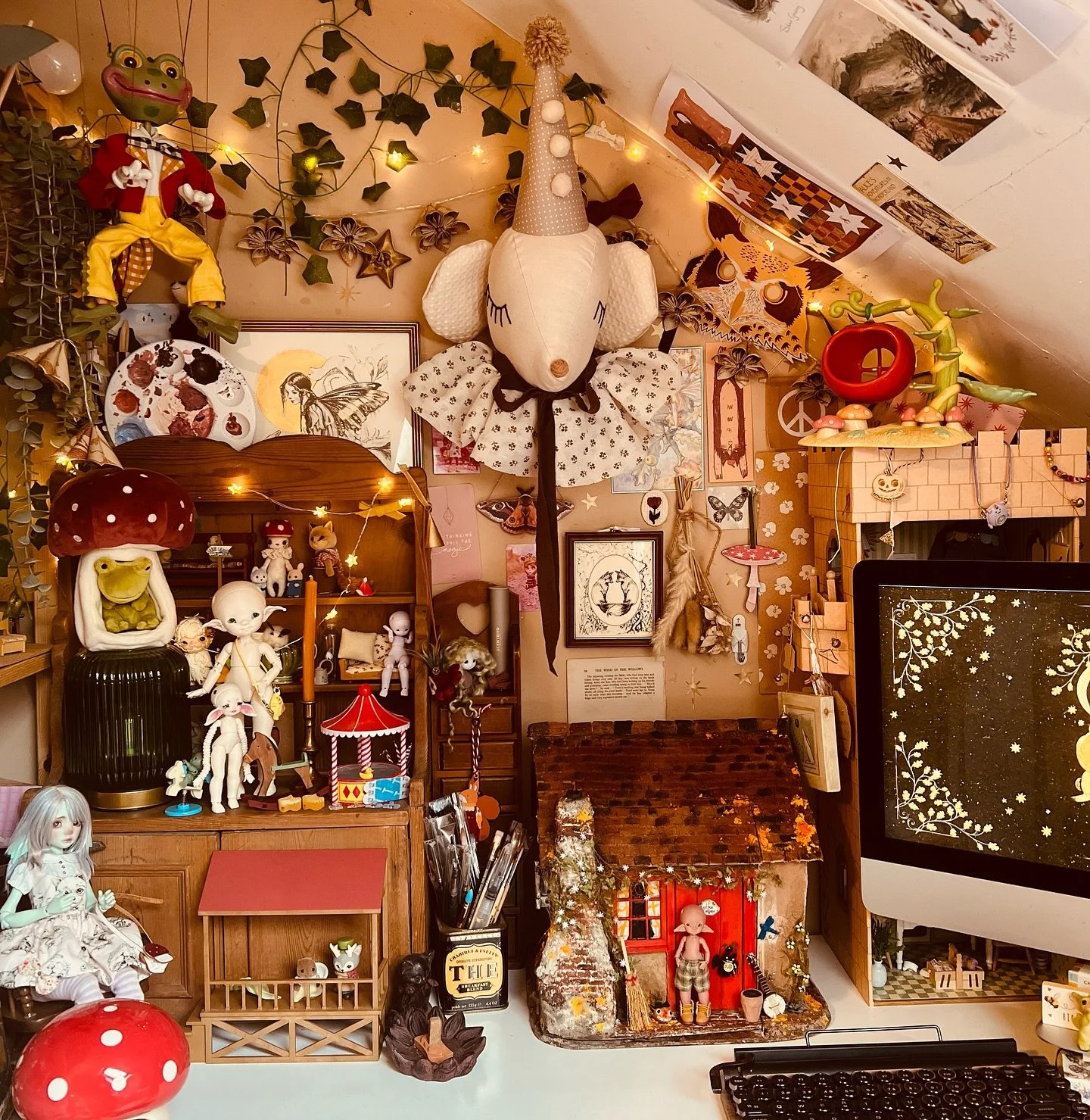 Cosy little desk moment with a new addition of the little house with the red door! 💕 

It&rsquo;s a super busy and chaotic week and I&rsquo;m juggling ten thousand and three things but USA test parcels are on their way out tomorrow so hopefully we c