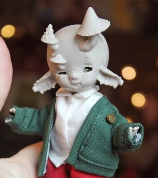 Funny little Gregory shroombert the mushroom lad. Okay, okay I know he&rsquo;s really bizarre but I find him very endearing! Can you imagine all the designs you could do on those mushrooms?! This was a concept originally by our pal @selcian_bun 💕 I 