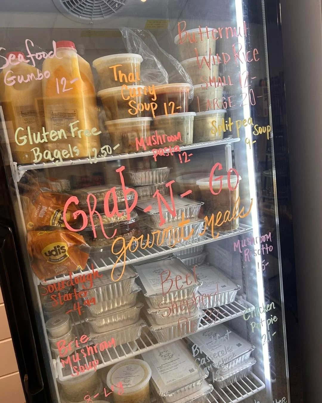 All this 🌧️ weather has us thankful for a freezer full of ready -made delicious and healthy dinners!
🥣Fall soups are fresh frozen for you to thaw, heat, and eat!
•Thai Curry
•Butternut Wild Rice
•Split Pea
•Brie Mushroom
Come