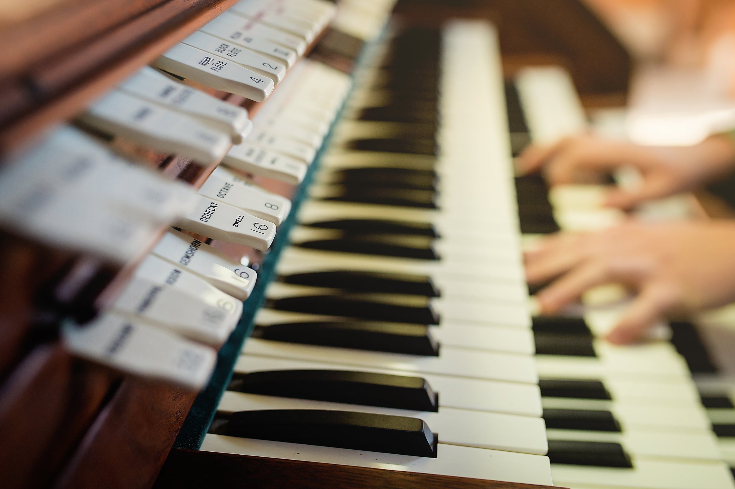 Parker MacIver Hinnenkamp plays the Austin organ of First United Methodist Church in Duluth, Minnesota—photo by Sharon McMahon.
