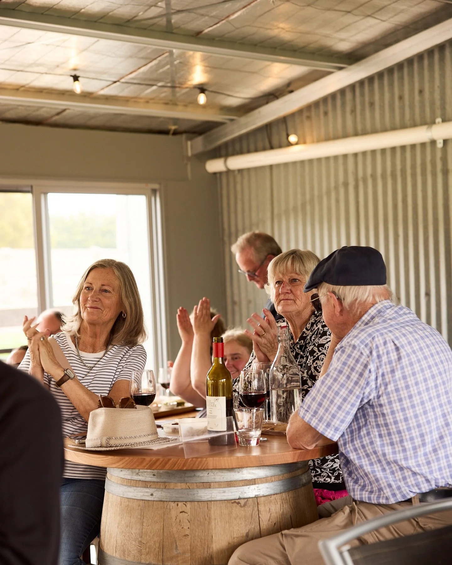 An afternoon at Tall Poppy Farm, wining and dining on Red Poppy Estate and Pizza, with live music by The Sunsets. 🍷 🍕 🎙️ Divine.