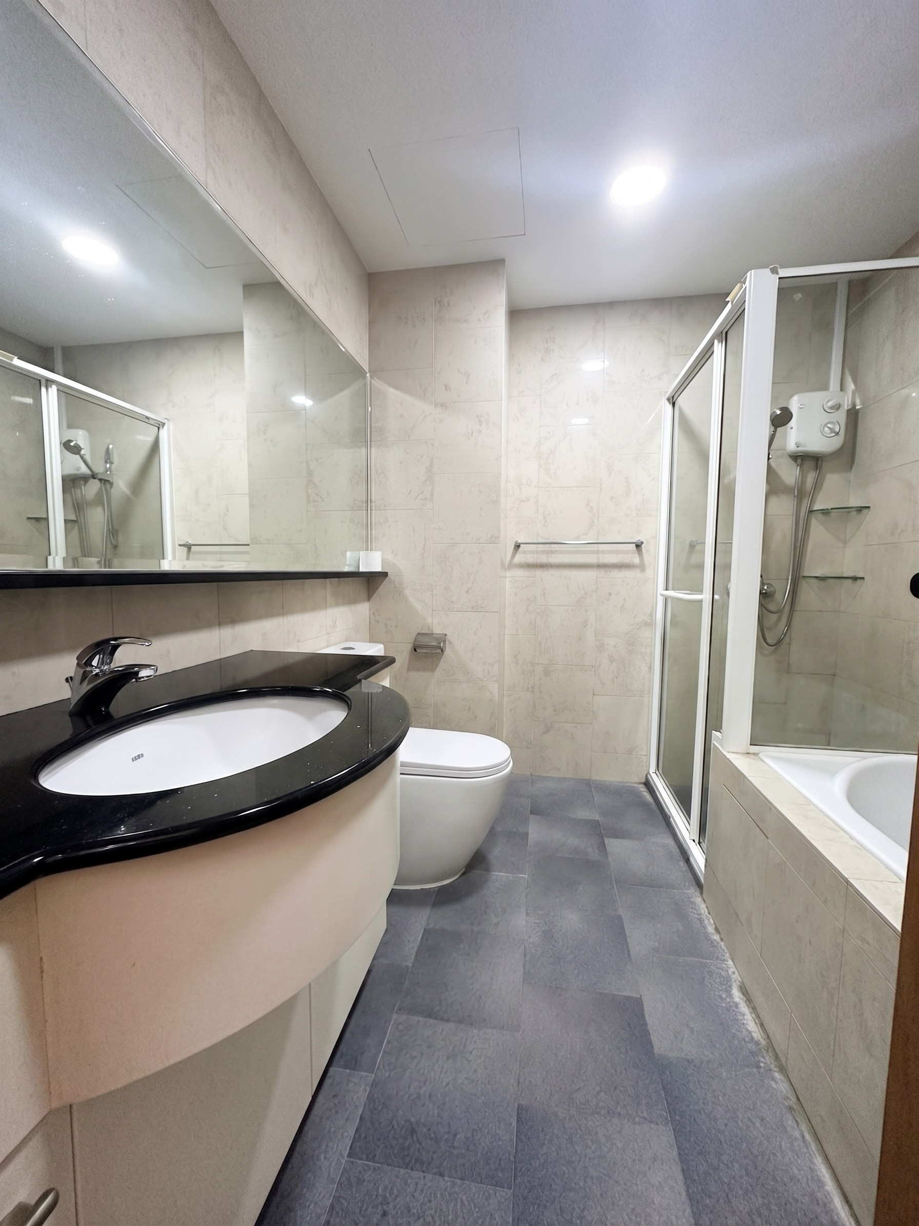 Master Bathroom.png