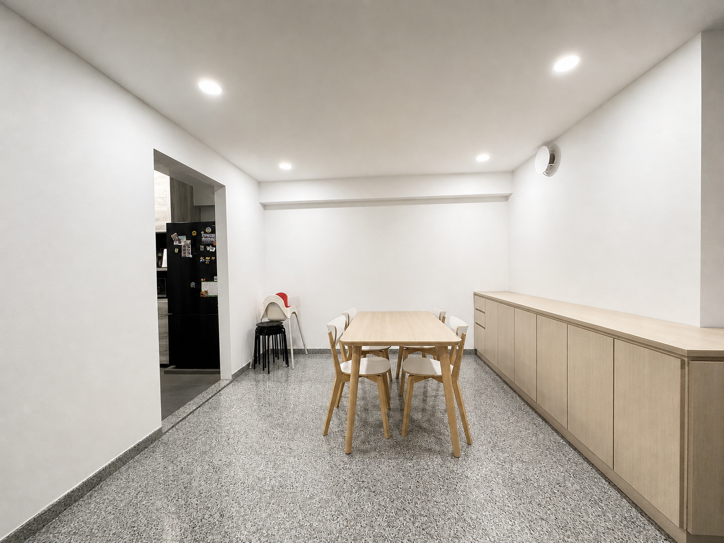Dining area 1.png
