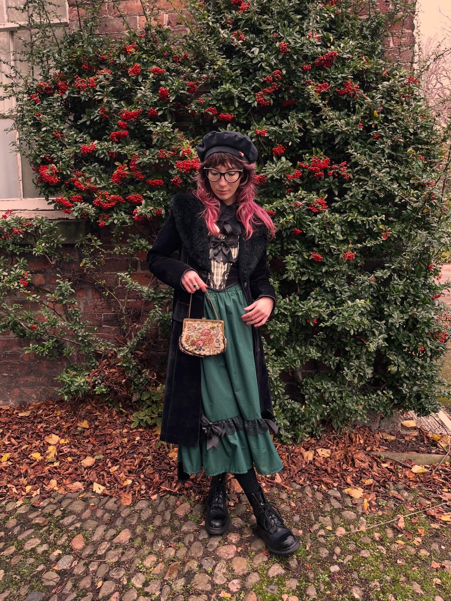 Autumn has been pretty cute so far! 

Featuring a debut of some of the latest arrivals in the Halloween Drop 💚 why has it taken me so long to add some green to my wardrobe??