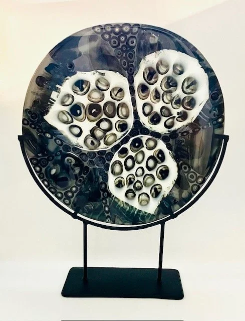 12' diameter (16"H with stand) black & white pressed murini