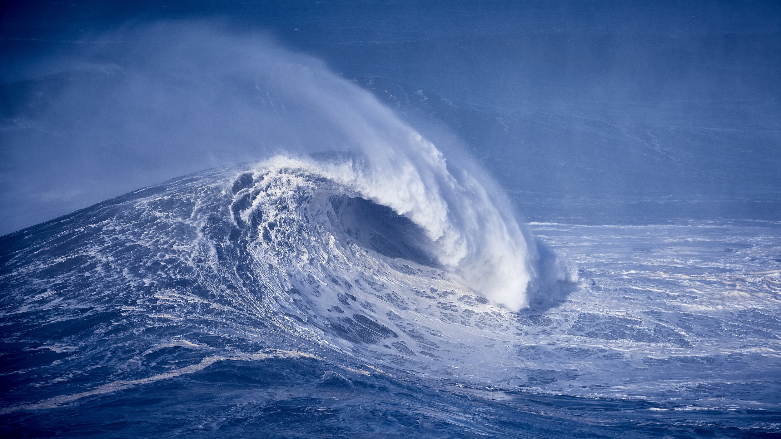 Nazaré Big Waves