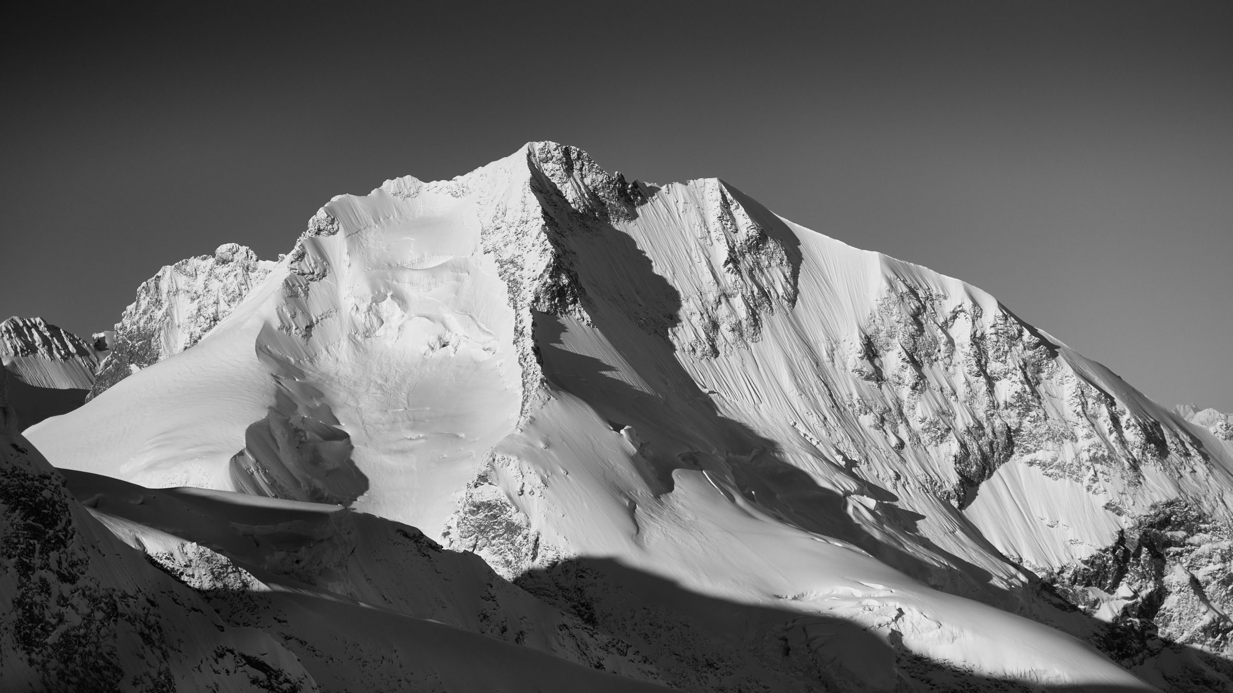 Piz Bernina in den Schweizer Alpen - Engiadin bei St. Moritz fotografiert von Jürg Kaufmann