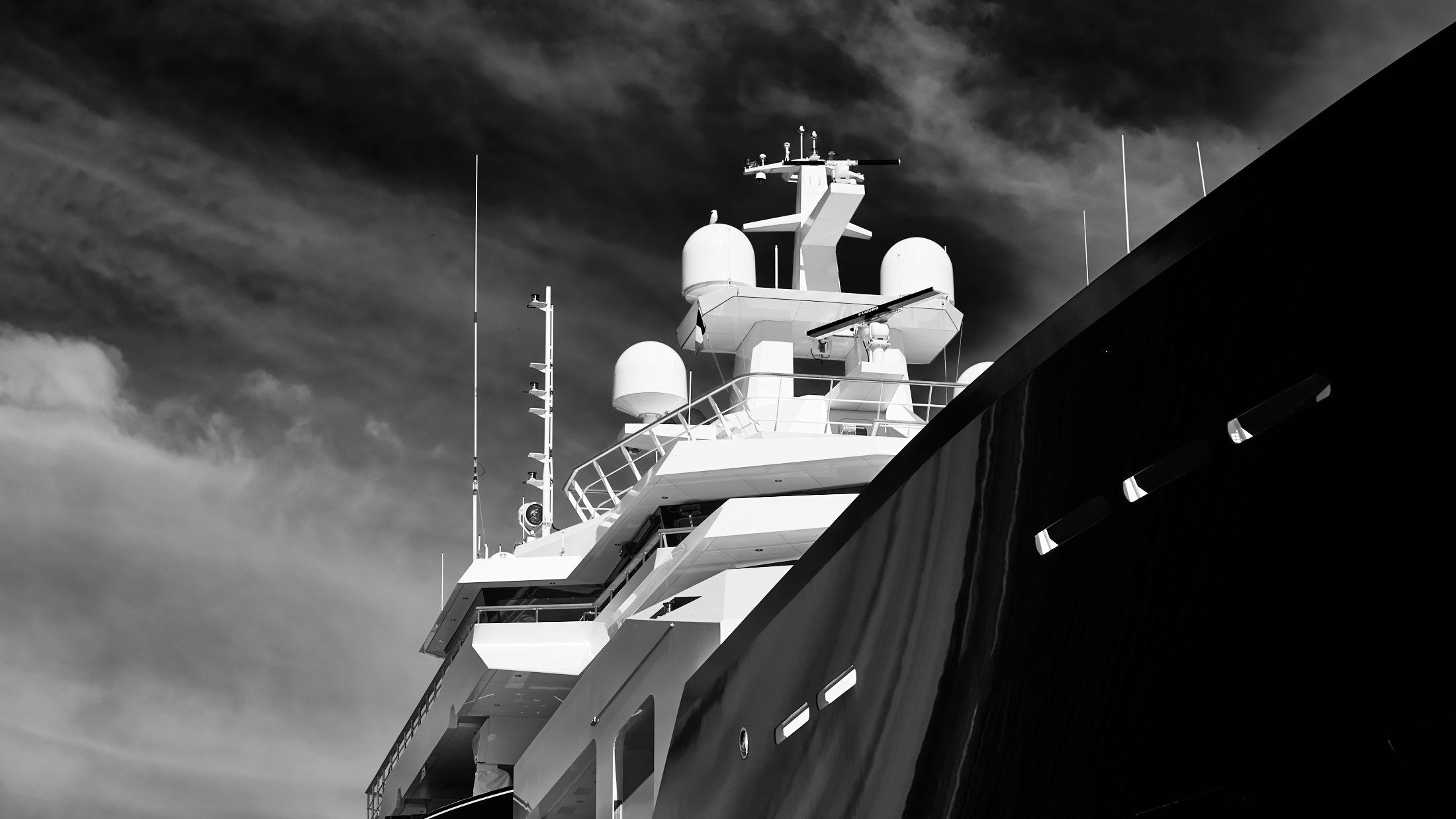 Ultra-Luxus-Yacht Ulysses, bild by Kleven, Eigner Mark Zuckerberg, Fotograf Jürg Kaufmann in Saint Tropez