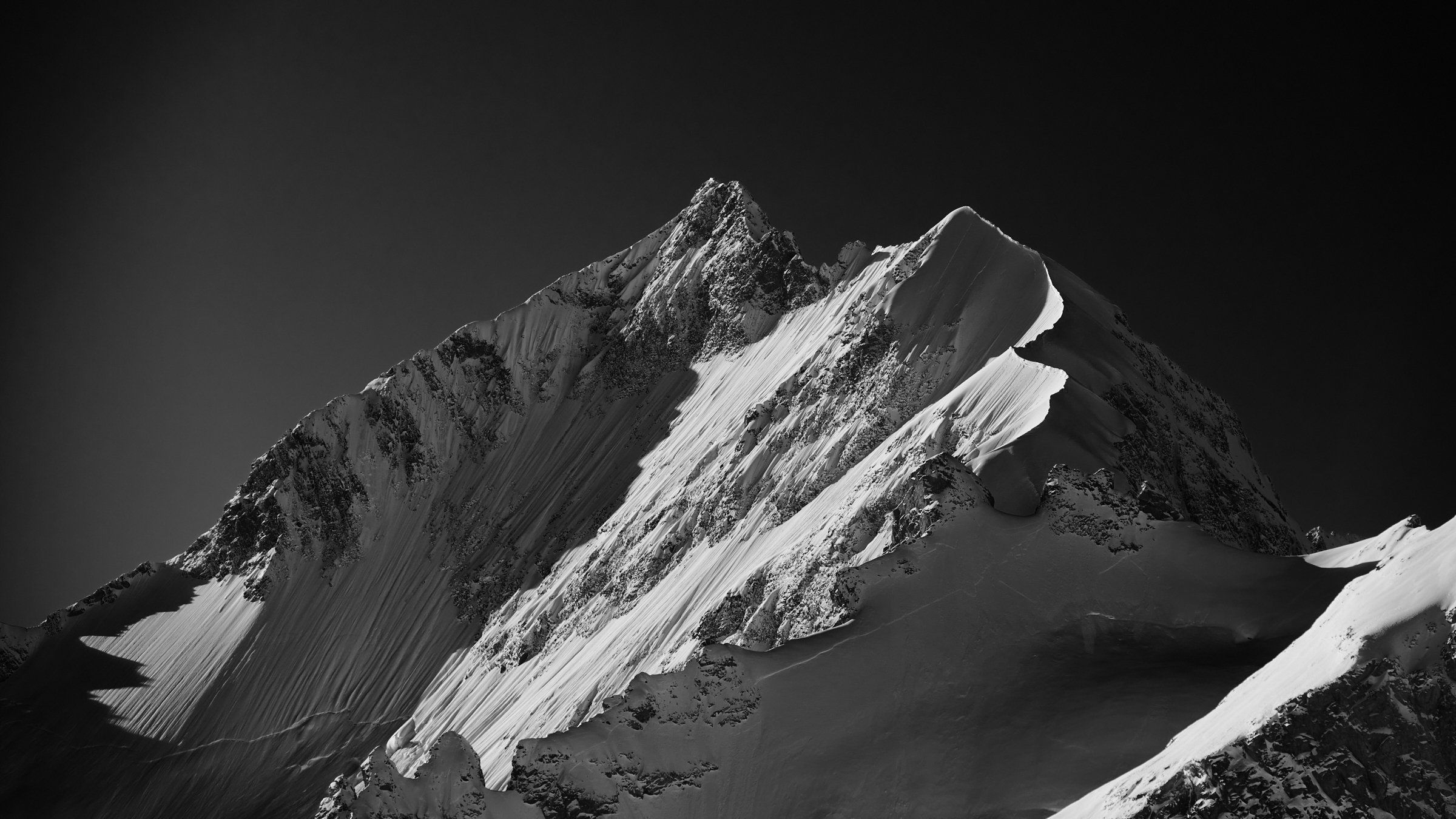 Piz Bernina in den Schweizer Alpen - Engiadin bei St. Moritz fotografiert von Jürg Kaufmann